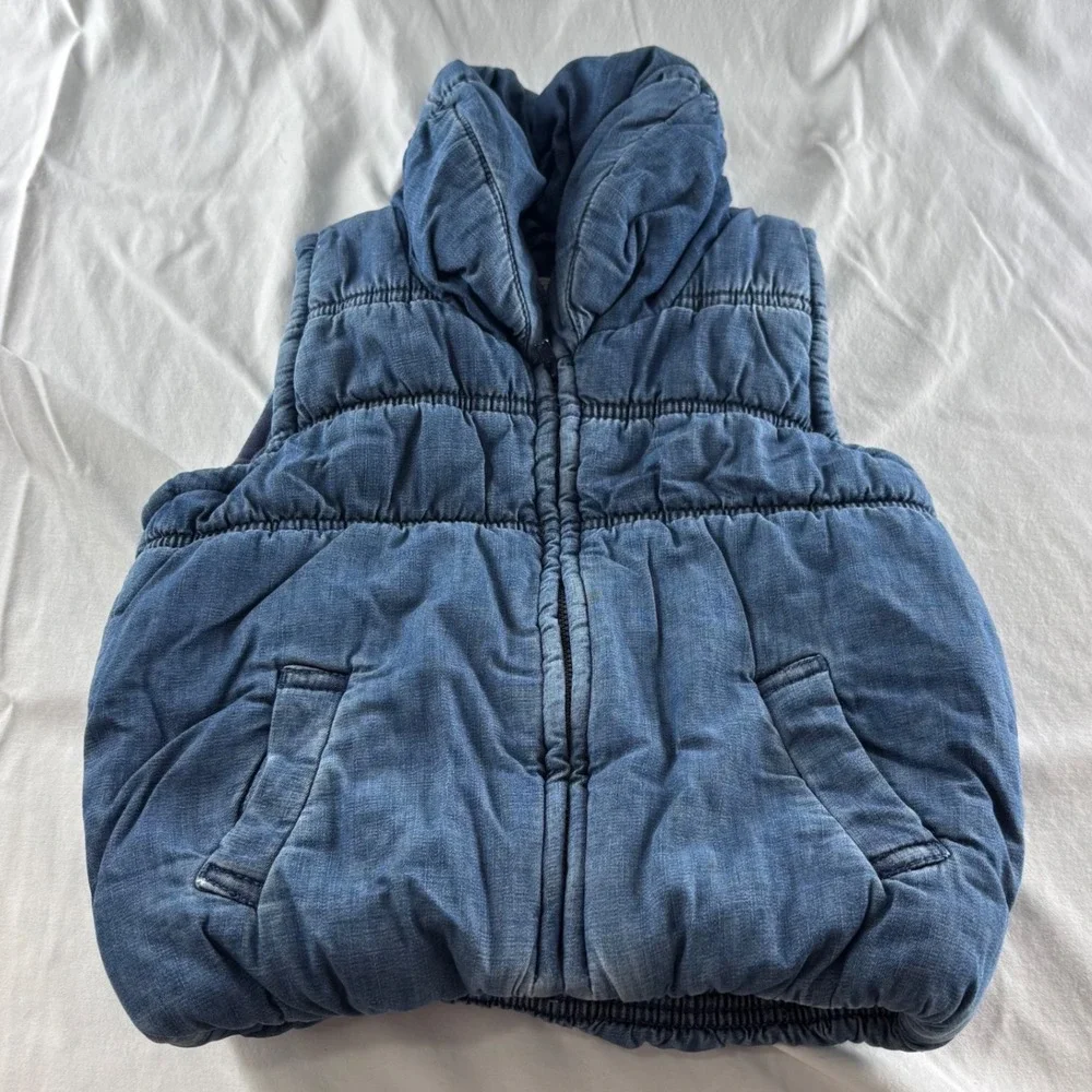 Old Navy Girls Blue Denim Puffer Vest Quilted Full Zip Sleeveless Jacket 5T